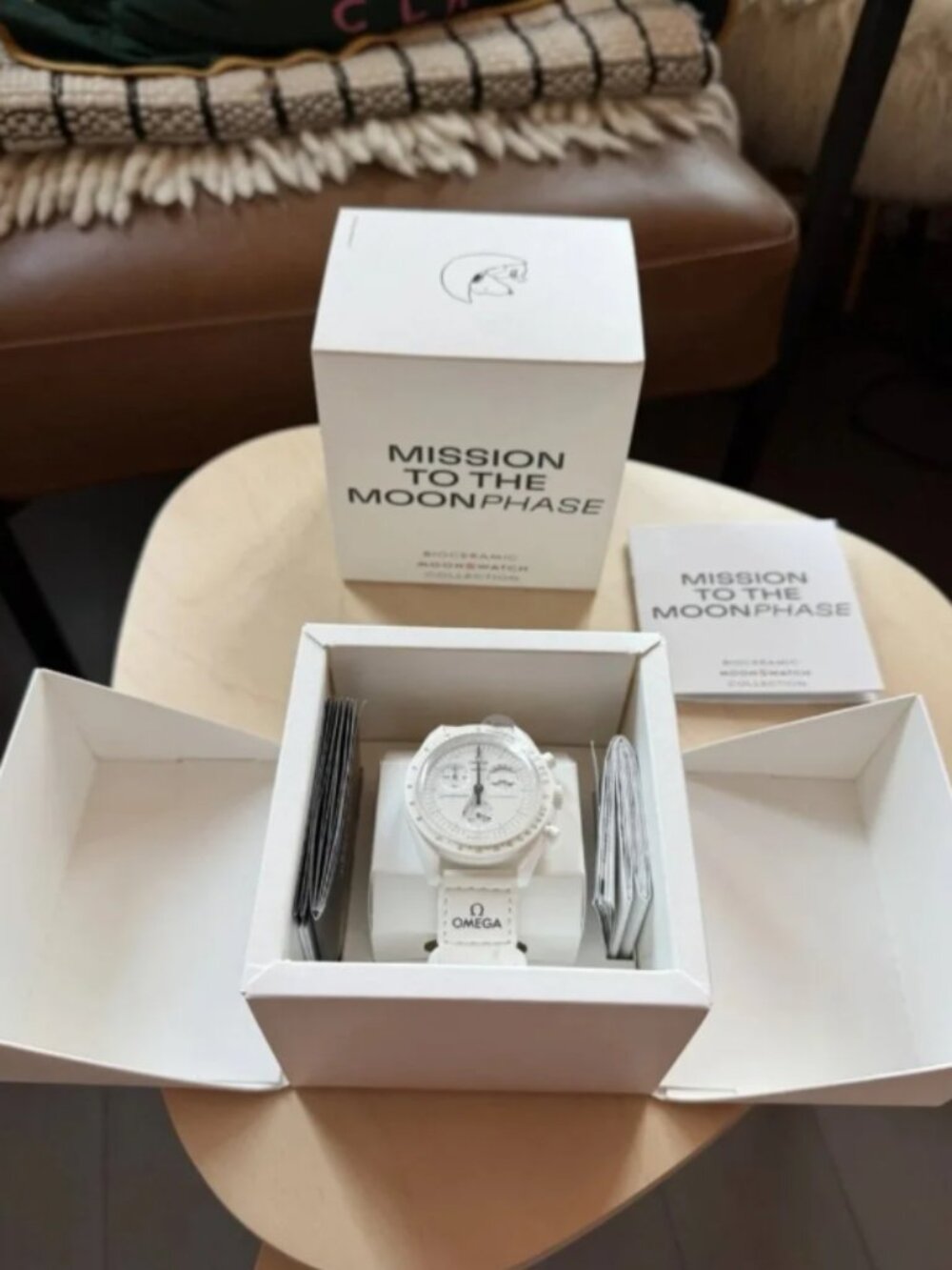 White Watch - Swatch x Omega Speedmaster Mission to the Moonphase